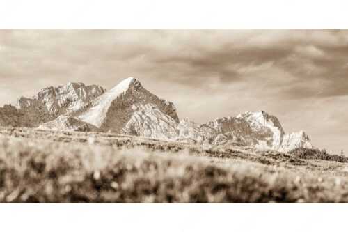 Blick aufs Zugspitzmassiv im Wettersteingebirge - Viele gute Bekannte - Seitenverhältnis 2:1 - Alpspitze Zugspitze Waxenstein - weitere Infos unter https://www.kriner-weiermann.de