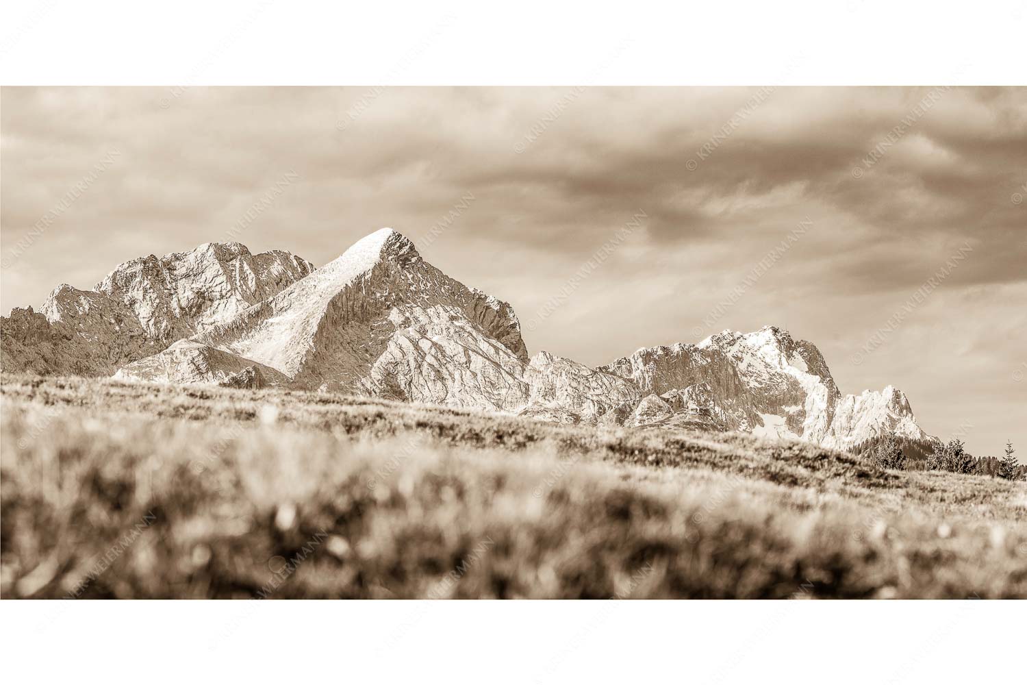 Blick aufs Zugspitzmassiv im Wettersteingebirge