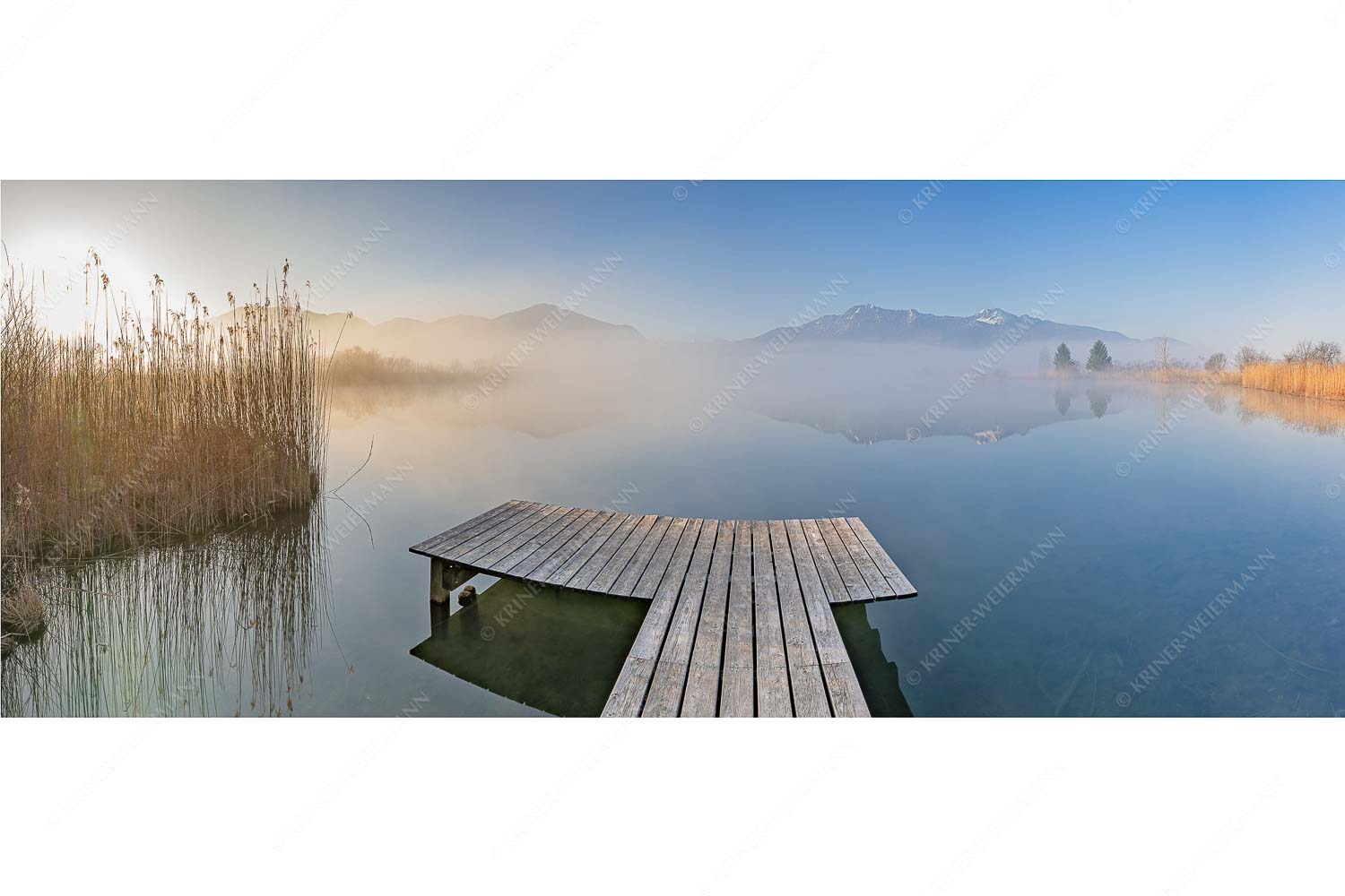 Vorland – Seitenverhältnis 2,5:1 — Eichsee mit Herzogstand Morgenstimmung mit verschleiertem Blick auf Jochberg, Herzogstand und Heimgarten