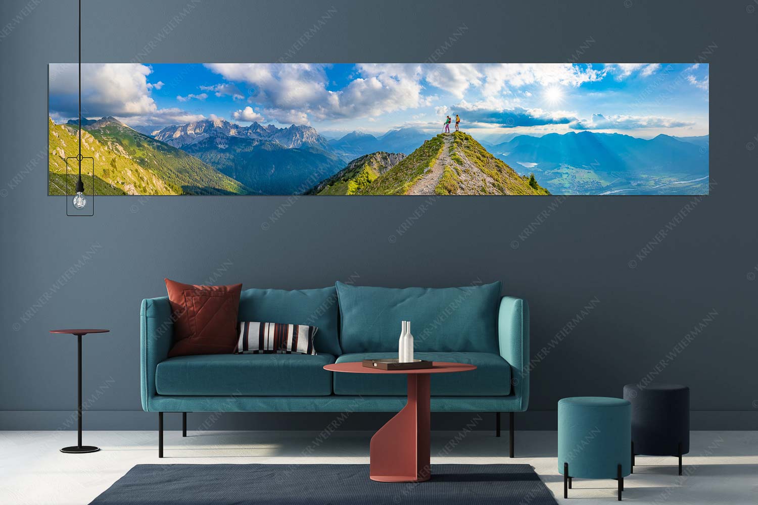 Weg ins Glück – Größe ca. 350x70cm, Seitenverhältnis 5:1 — Bergsteiger am Seinskopf im Soierngebirge Blick über Seinskopf und Oberes Isartal in den Sonnenuntergang und ins Karwendel - Weg ins Glück - Größe ca. 350x70cm, Seitenverhältnis 5:1 - Bergsteiger am Seinskopf im Soierngebirge - weitere Infos unter https://www.kriner-weiermann.de