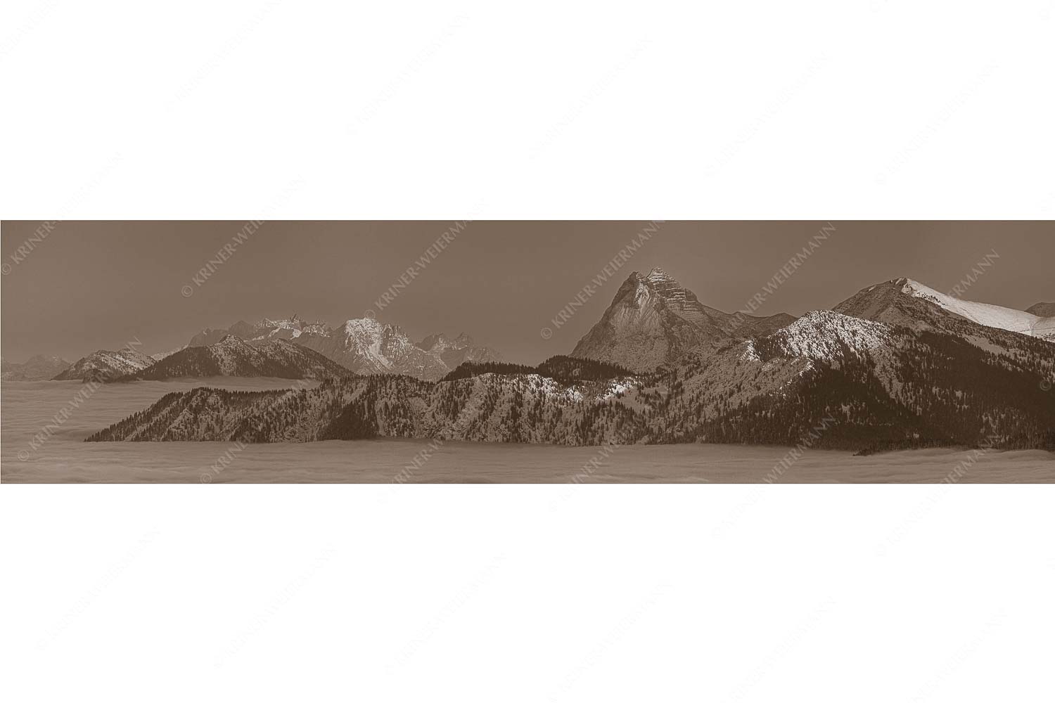 Blick vom Simetsberg über Karwendelvorberge zum Guffert und Wilden Kaiser