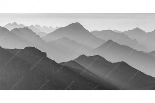 Weit schweift der Blick über das Ammergebirge bis hin zu den Allgäuer Alpen - Welt der Sihouetten - Seitenverhältnis 2:1 - Gipfel und Bergketten - weitere Infos unter https://www.kriner-weiermann.de