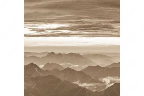 Blick von der Zugspitze über Thannheimer Berge nach einem Gewitterregen - Wetterberuhigung - Seitenverhältnis 1:1 - Zugspitze Abendstimmung - weitere Infos unter https://www.kriner-weiermann.de