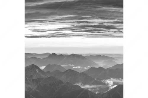 Blick von der Zugspitze über Thannheimer Berge nach einem Gewitterregen - Wetterberuhigung - Seitenverhältnis 1:1 - Zugspitze Abendstimmung - weitere Infos unter https://www.kriner-weiermann.de