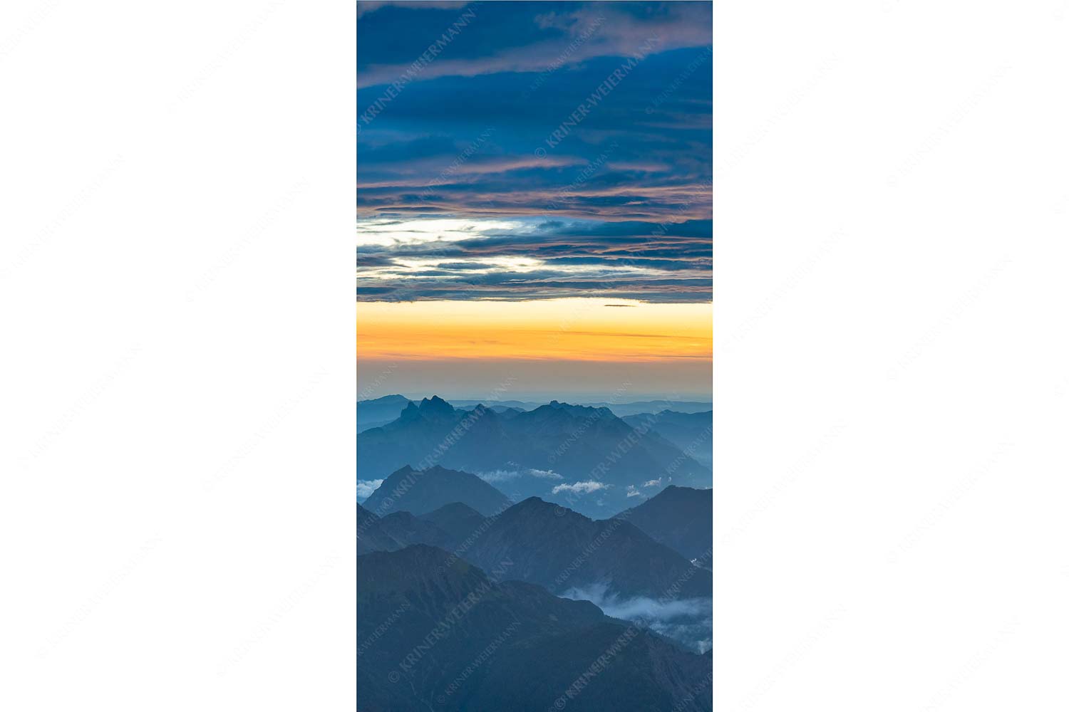 Wetterberuhigung – Seitenverhältnis 1:2 — Zugspitze Abendstimmung Blick von der Zugspitze über Thannheimer Berge nach einem Gewitterregen