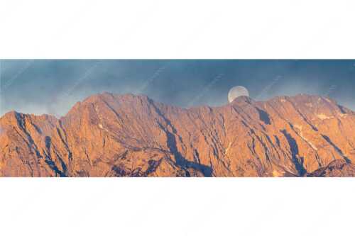 Vollmonduntergang am Wetterstein bei Sonnenaufgang - Wettersteingrat - Seitenverhältnis 3:1 - Vollmond - weitere Infos unter https://www.kriner-weiermann.de