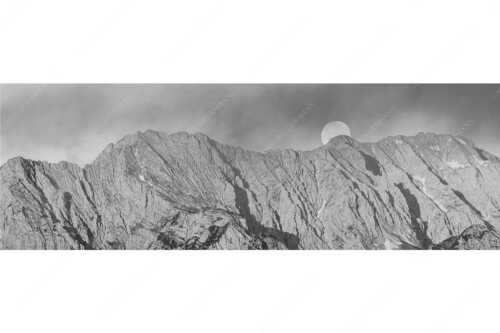 Vollmonduntergang am Wetterstein bei Sonnenaufgang - Wettersteingrat - Seitenverhältnis 3:1 - Vollmond - weitere Infos unter https://www.kriner-weiermann.de