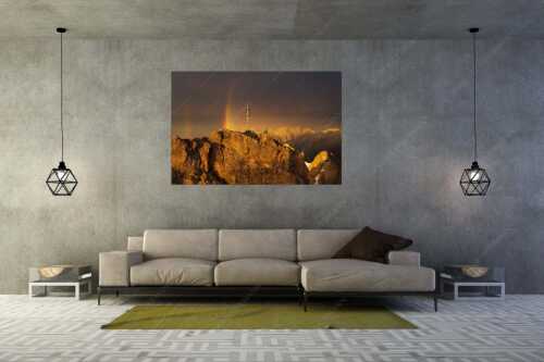 Traumhafte Stimmung auf den letzten Metern zum höchsten Gipfel in Deutschland - Wiklich oben bist du nie - Größe ca. 180x120cm, Seitenverhältnis 3:2 - Regenbogen an der Zugspitze - weitere Infos unter https://www.kriner-weiermann.de