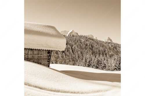 Wiesmahdstadel mit Stanker und viel Schnee mit Alpspitze, Zugspitze und Waxenstein im Hintergrund - Winter satt - Seitenverhältnis 1:1 - viel Schnee Stadel mit Zugspitze - weitere Infos unter https://www.kriner-weiermann.de