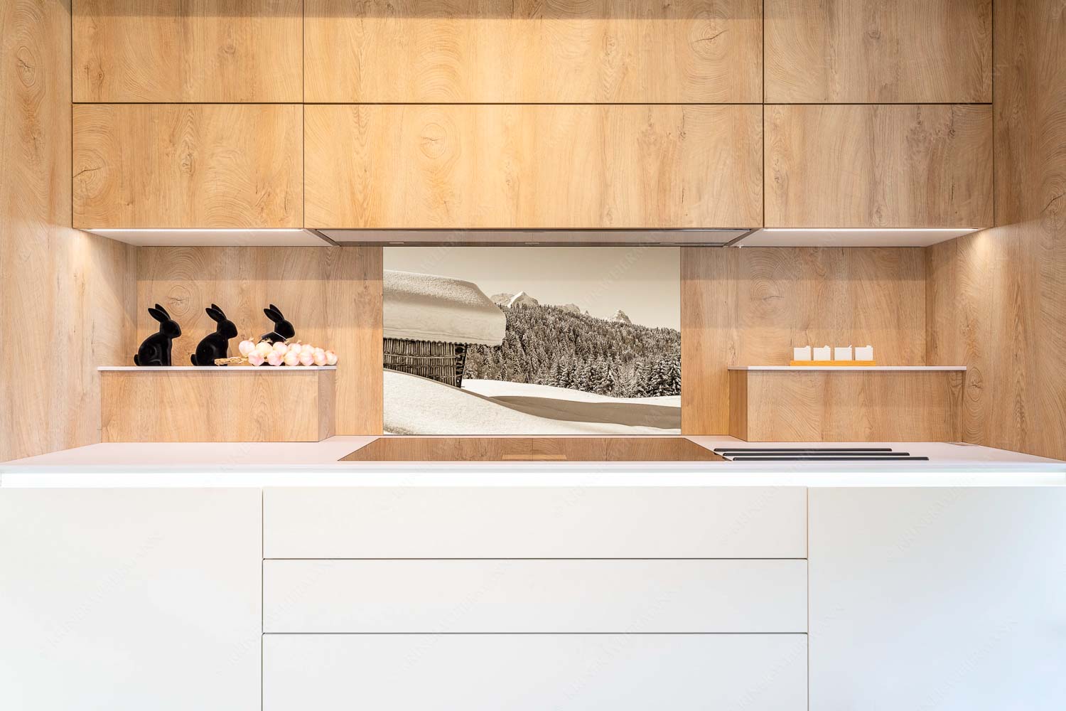 Winter satt – Größe ca. 90x60cm, Seitenverhältnis 3:2 — viel Schnee Stadel mit Zugspitze Wiesmahdstadel mit Stanker und viel Schnee mit Alpspitze, Zugspitze und Waxenstein im Hintergrund - Winter satt - Größe ca. 90x60cm, Seitenverhältnis 3:2 - viel Schnee Stadel mit Zugspitze - weitere Infos unter https://www.kriner-weiermann.de