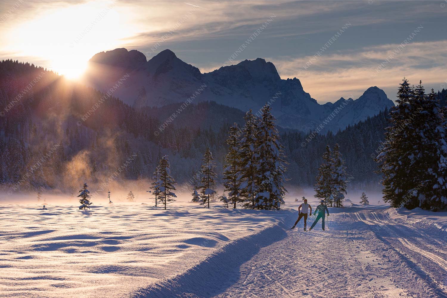 Wintertraum – Seitenverhältnis 3:2 — Langlaufen mit Panorama Die Barmseeloipe bei Krün hält stets eine beeindruckende Aussicht parat