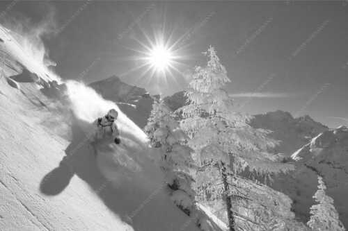 Abfahrt mit reichlich Neuschnee, die Alpsitze und Zugspitze im Blick - Winterwunderland - Seitenverhältnis 3:2 - Skifahren mit Alpspitzblick - weitere Infos unter https://www.kriner-weiermann.de