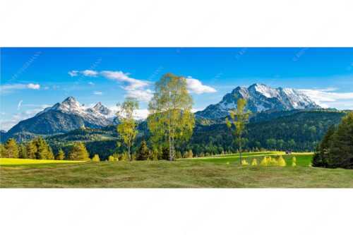 Buckelwiesen bei Mittenwald mit Blick zum Wetterstein und den Arnspitzen - Wohlklang - Seitenverhältnis 2,5:1 - Arnspitzen und Wettersteinspitze - weitere Infos unter https://www.kriner-weiermann.de
