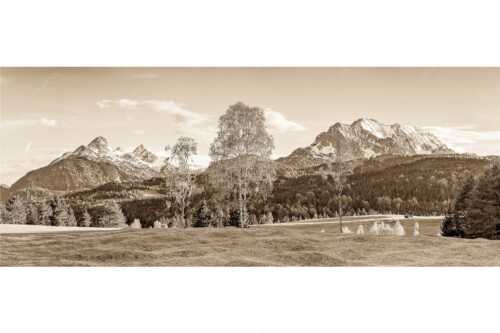 Buckelwiesen bei Mittenwald mit Blick zum Wetterstein und den Arnspitzen - Wohlklang - Seitenverhältnis 2,5:1 - Arnspitzen und Wettersteinspitze - weitere Infos unter https://www.kriner-weiermann.de