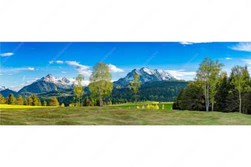 Buckelwiesen bei Mittenwald mit Blick zum Wetterstein und den Arnspitzen - Wohlklang - Seitenverhältnis 3:1 - Arnspitzen und Wettersteinspitze - weitere Infos unter https://www.kriner-weiermann.de