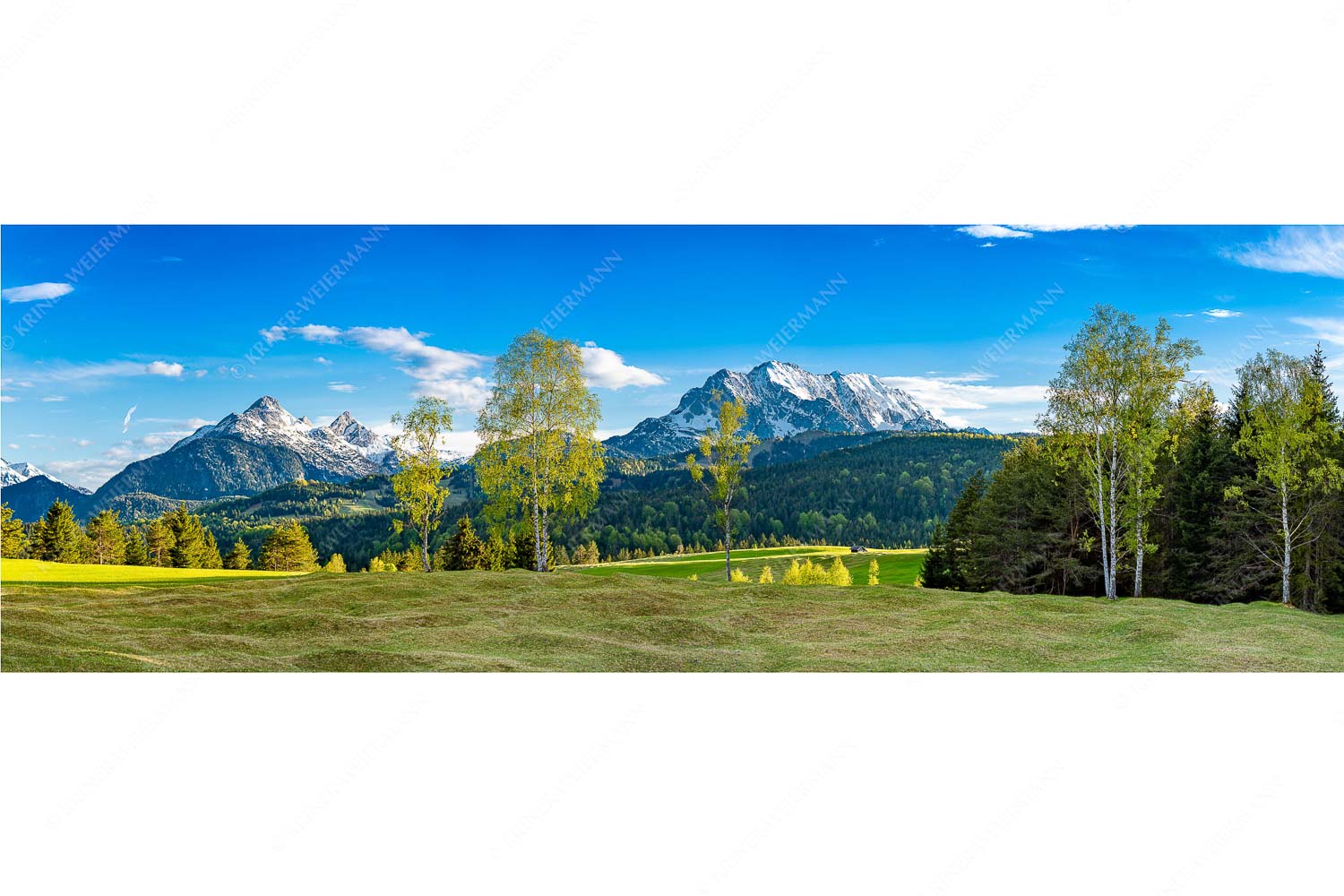 Wohlklang – Seitenverhältnis 3:1 — Arnspitzen und Wettersteinspitze Buckelwiesen bei Mittenwald mit Blick zum Wetterstein und den Arnspitzen