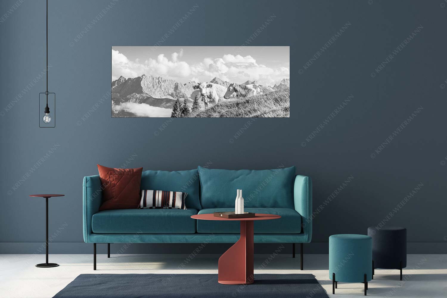 Jungvieh auf der Wallgaueralm mit Karwendel - Wos is - Größe ca. 175x70cm, Seitenverhältnis 2,5:1 - Rinderkälber auf Wallgaueralm mit Wörner - weitere Infos unter https://www.kriner-weiermann.de
