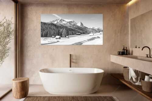 Romantische Winterlandschaft mit Heustadel, viel Schnee und Blick zum Zugspitzmassiv - Zeitlos - Größe ca. 180x90cm, Seitenverhältnis 2:1 - Werdenfelser Winterlandschaft mit Zugspitze - weitere Infos unter https://www.kriner-weiermann.de