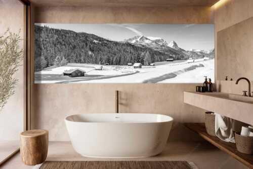 Romantische Winterlandschaft mit Heustadel, viel Schnee und Blick zum Zugspitzmassiv - Zeitlos - Größe ca. 300x100cm, Seitenverhältnis 3:1 - Werdenfelser Winterlandschaft mit Zugspitze - weitere Infos unter https://www.kriner-weiermann.de
