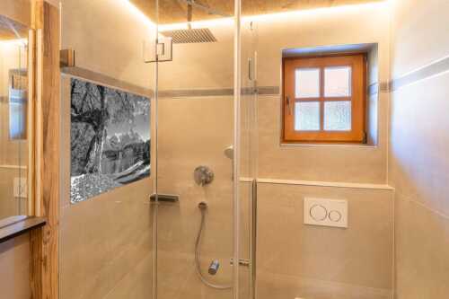 Alter Ahornbaum bei den Liegewiesen vom Barmsee, den Karwendel im Blick - Zeitzeuge - Größe ca. 120x80cm, Seitenverhältnis 3:2 - Ahorn am Barmsee - weitere Infos unter https://www.kriner-weiermann.de