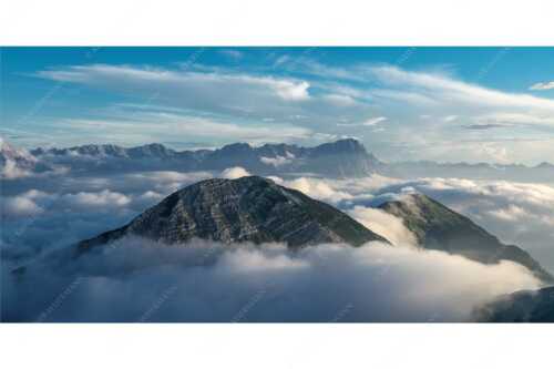 Blick vom Estergebirge ins Wettersteingebirge mit Zugspitze - Zufriedenheit - Seitenverhältnis 2:1 - Wetterstein Panorama - weitere Infos unter https://www.kriner-weiermann.de