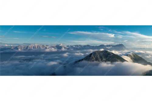 Blick vom Estergebirge ins Wettersteingebirge mit Zugspitze - Zufriedenheit - Seitenverhältnis 3:1 - Wetterstein Panorama - weitere Infos unter https://www.kriner-weiermann.de