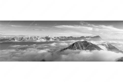Blick vom Estergebirge ins Wettersteingebirge mit Zugspitze - Zufriedenheit - Seitenverhältnis 3:1 - Wetterstein Panorama - weitere Infos unter https://www.kriner-weiermann.de
