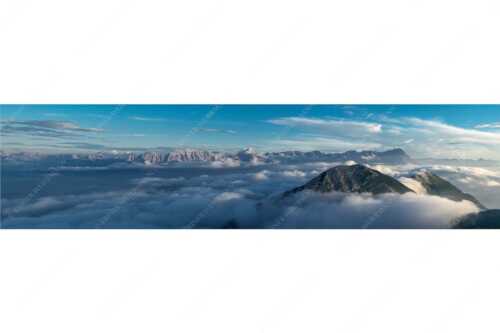 Blick vom Estergebirge ins Wettersteingebirge mit Zugspitze - Zufriedenheit - Seitenverhältnis 4:1 - Wetterstein Panorama - weitere Infos unter https://www.kriner-weiermann.de