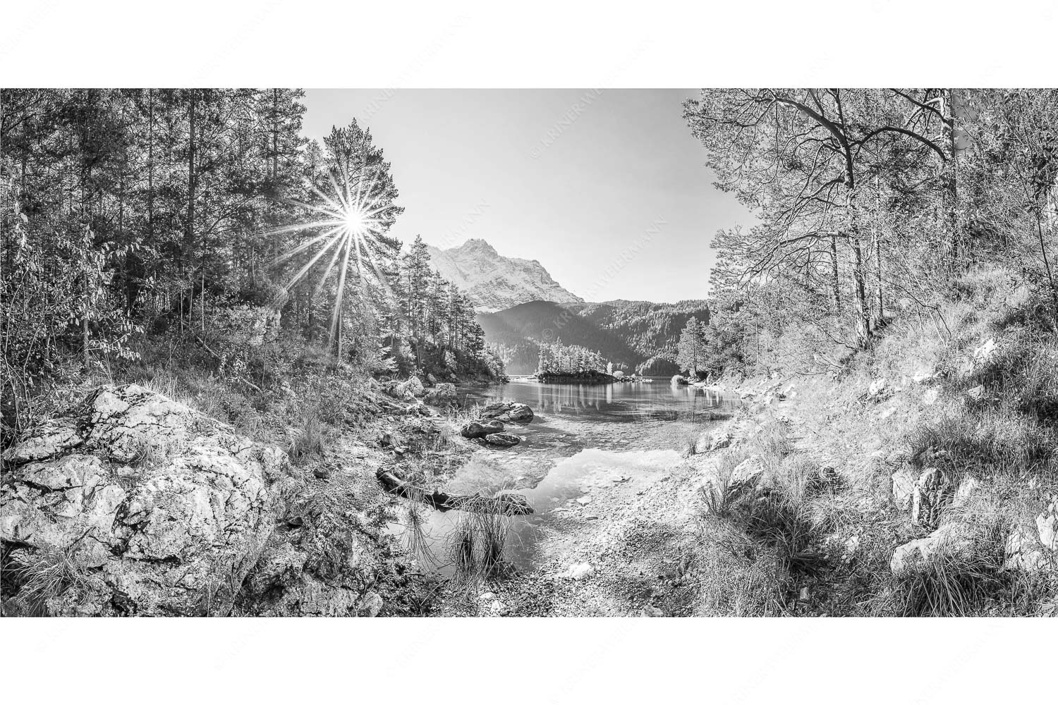 Zugspitzstern – Seitenverhältnis 2:1 — Eibsee mit Zugspitze Blick über Eibsee zur aufgehenden Sonne an der Zugspitze