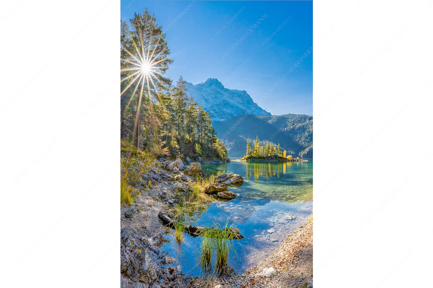 Zugspitzstern – Seitenverhältnis 2:3 — Eibsee mit Zugspitze Blick über Eibsee zur aufgehenden Sonne an der Zugspitze