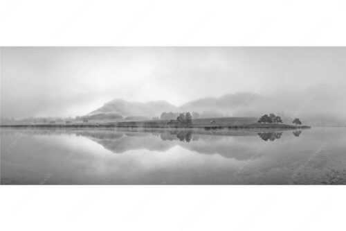 Einzigartige Morgenstimmung mit Licht und Nebel am Schmalensee bei Sonnenaufgang - Zwielicht - Seitenverhältnis 2,5:1 - Schmalensee mit Soierngebirge - weitere Infos unter https://www.kriner-weiermann.de