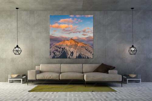 Blick über das Karwendeltal zur Pleisenspitze im Karwendelgebirge - Zwischen den Tälern - Größe ca. 160x160cm, Seitenverhältnis 1:1 - Pleisenspitze im Karwendel - weitere Infos unter https://www.kriner-weiermann.de