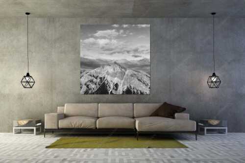 Blick über das Karwendeltal zur Pleisenspitze im Karwendelgebirge - Zwischen den Tälern - Größe ca. 160x160cm, Seitenverhältnis 1:1 - Pleisenspitze im Karwendel - weitere Infos unter https://www.kriner-weiermann.de