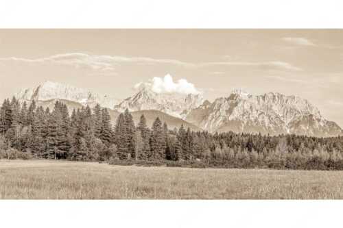Panoramablick auf das Soiern-, Karwendel-, Wetterstein und Estergebirge - Alle im Blick - Seitenverhältnis 2:1 - Soiern Karwendel Wetterstein und Estergebirge - weitere Infos unter https://www.kriner-weiermann.de