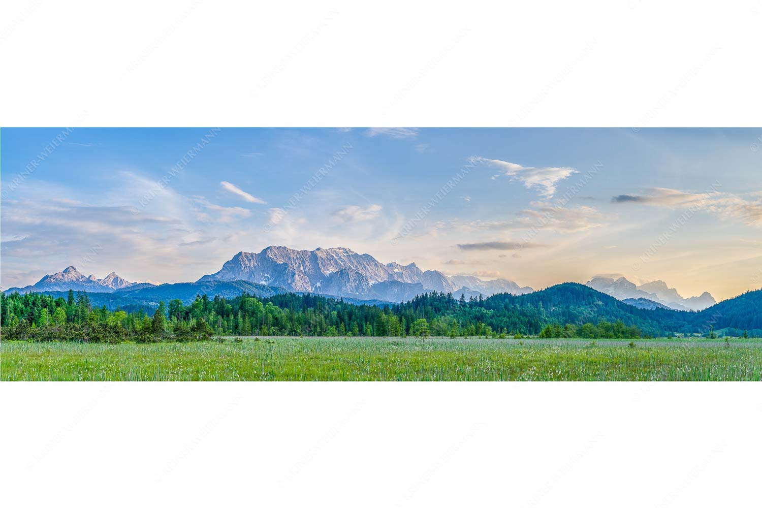 Alle im Blick – Seitenverhältnis 3:1 — Soiern Karwendel Wetterstein und Estergebirge Panoramablick auf das Soiern-, Karwendel-, Wetterstein und Estergebirge