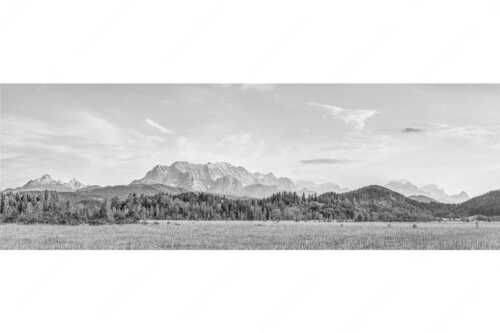 Panoramablick auf das Soiern-, Karwendel-, Wetterstein und Estergebirge - Alle im Blick - Seitenverhältnis 3:1 - Soiern Karwendel Wetterstein und Estergebirge - weitere Infos unter https://www.kriner-weiermann.de