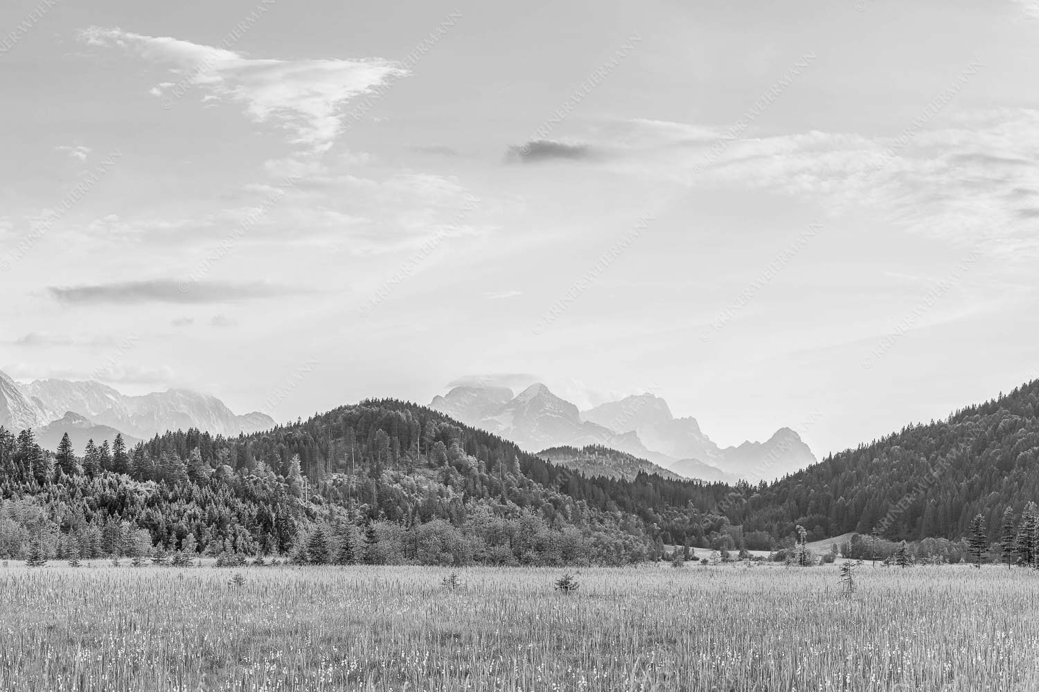 Alle im Blick – Seitenverhältnis 3:2 — Soiern Karwendel Wetterstein und Estergebirge Panoramablick auf das Soiern-, Karwendel-, Wetterstein und Estergebirge