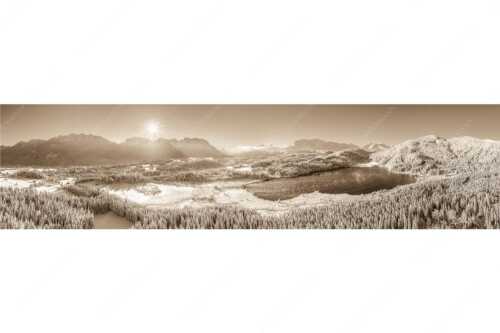 Blick über den Barmsee zum Karwendel- und Wettersteingebirge - Alles weiß am Barmsee - Seitenverhältnis 4:1 - Winter am Barmsee - weitere Infos unter https://www.kriner-weiermann.de