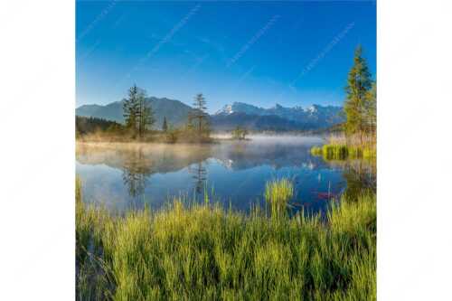 Sonnenaufgang am Barmsee mit Blick zum Karwendelgebirge - Am Barmsee - Seitenverhältnis 1:1 - Karwendelblick - weitere Infos unter https://www.kriner-weiermann.de