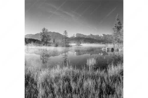 Sonnenaufgang am Barmsee mit Blick zum Karwendelgebirge - Am Barmsee - Seitenverhältnis 1:1 - Karwendelblick - weitere Infos unter https://www.kriner-weiermann.de