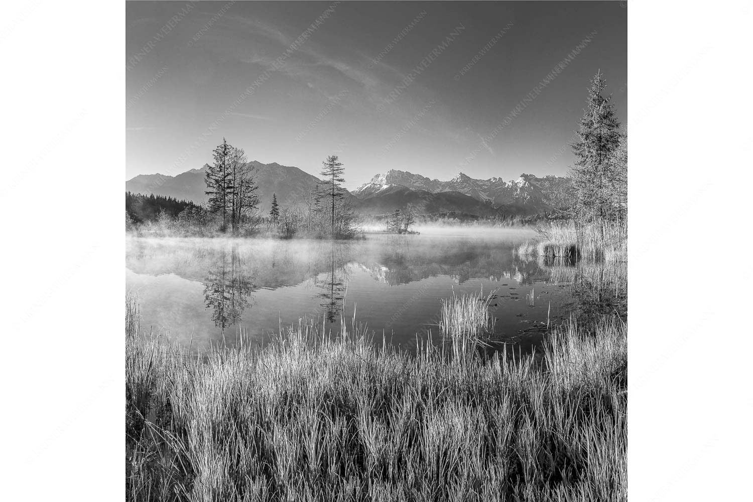 Am Barmsee – Seitenverhältnis 1:1 — Karwendelblick Sonnenaufgang am Barmsee mit Blick zum Karwendelgebirge