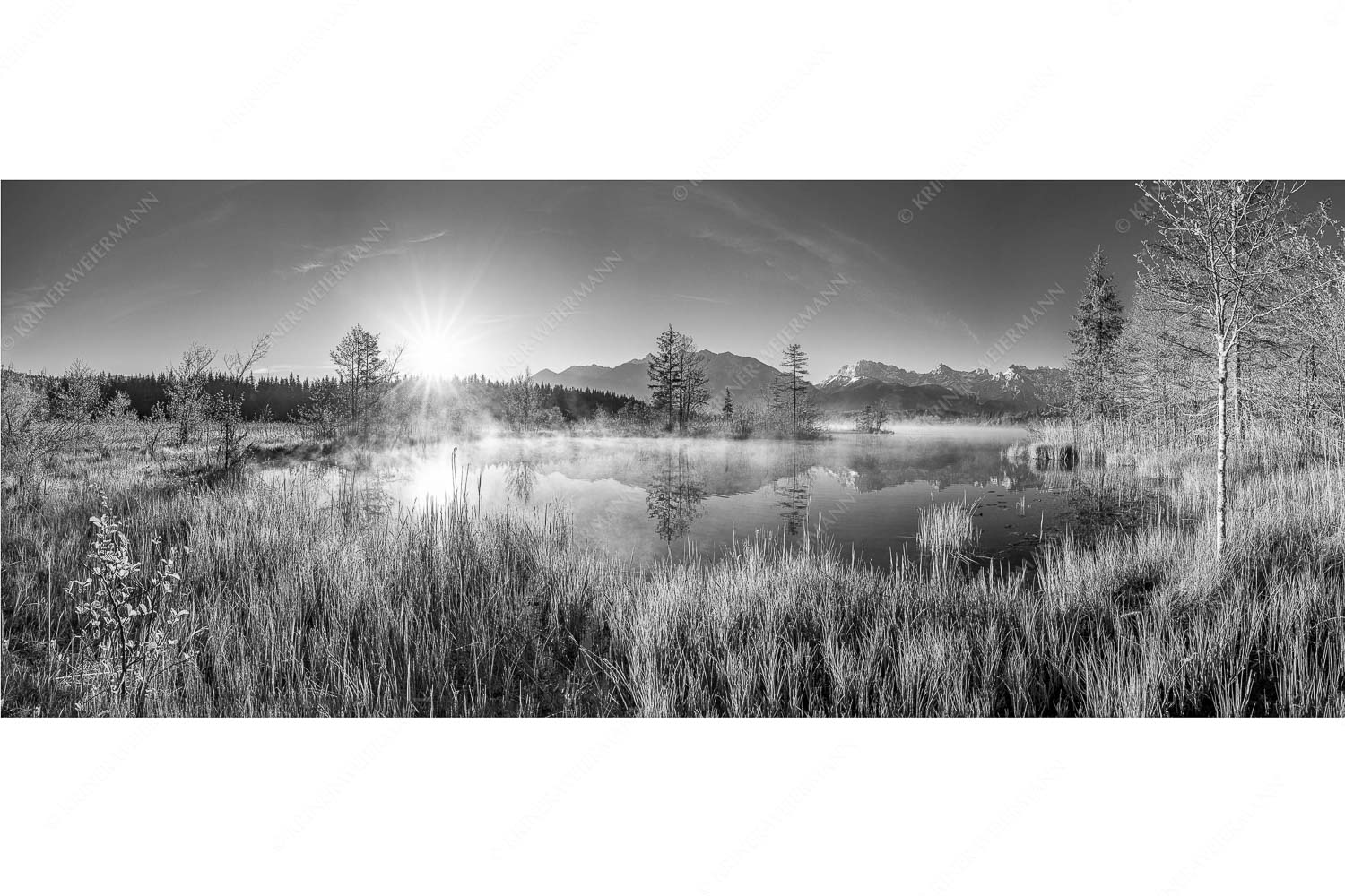 Sonnenaufgang am Barmsee mit Blick zum Karwendelgebirge - Am Barmsee - Seitenverhältnis 2,5:1 - Karwendelblick - weitere Infos unter https://www.kriner-weiermann.de