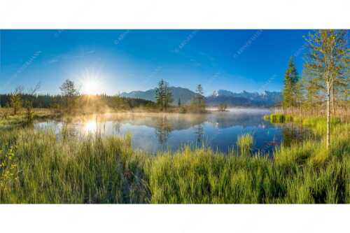 Sonnenaufgang am Barmsee mit Blick zum Karwendelgebirge - Am Barmsee - Seitenverhältnis 2:1 - Karwendelblick - weitere Infos unter https://www.kriner-weiermann.de