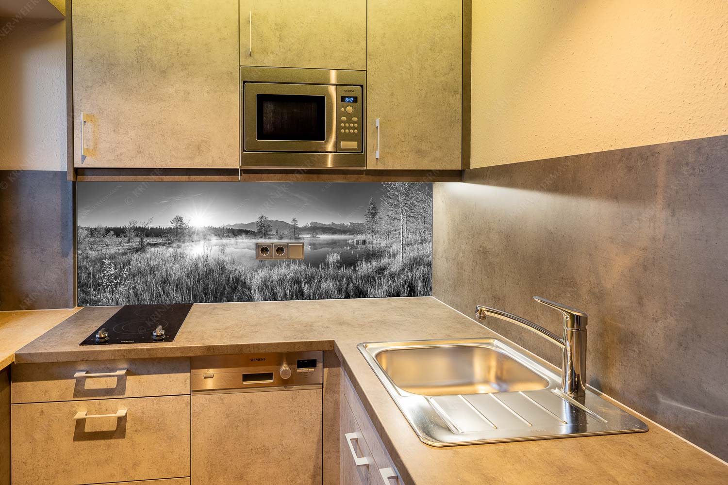 Am Barmsee – Größe ca. 150x60cm, Seitenverhältnis 2,5:1 — Karwendelblick Sonnenaufgang am Barmsee mit Blick zum Karwendelgebirge - Am Barmsee - Größe ca. 150x60cm, Seitenverhältnis 2,5:1 - Karwendelblick - weitere Infos unter https://www.kriner-weiermann.de