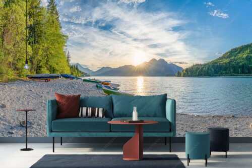 In Niedernach taucht die letzte Sonne die Landschaft noch in ein warmes Licht - Am Strand II - Größe ca. 400x200cm, Seitenverhältnis 2:1 - Herzogstand mit Walchensee - weitere Infos unter https://www.kriner-weiermann.de