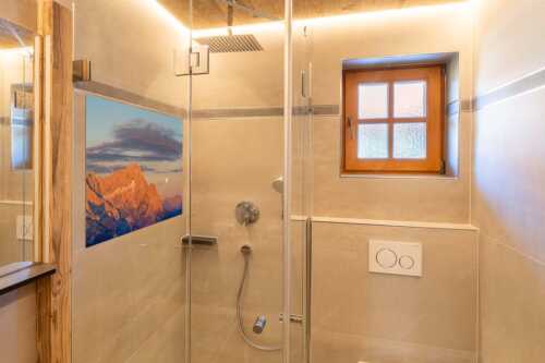 Erstes Morgenlicht am Wettersteinmassiv mit Monduntergang neben der Zugspitze - Am Wetterstein vorbei - Größe ca. 120x80cm, Seitenverhältnis 3:2 - Zugspitze Vollmond - weitere Infos unter https://www.kriner-weiermann.de