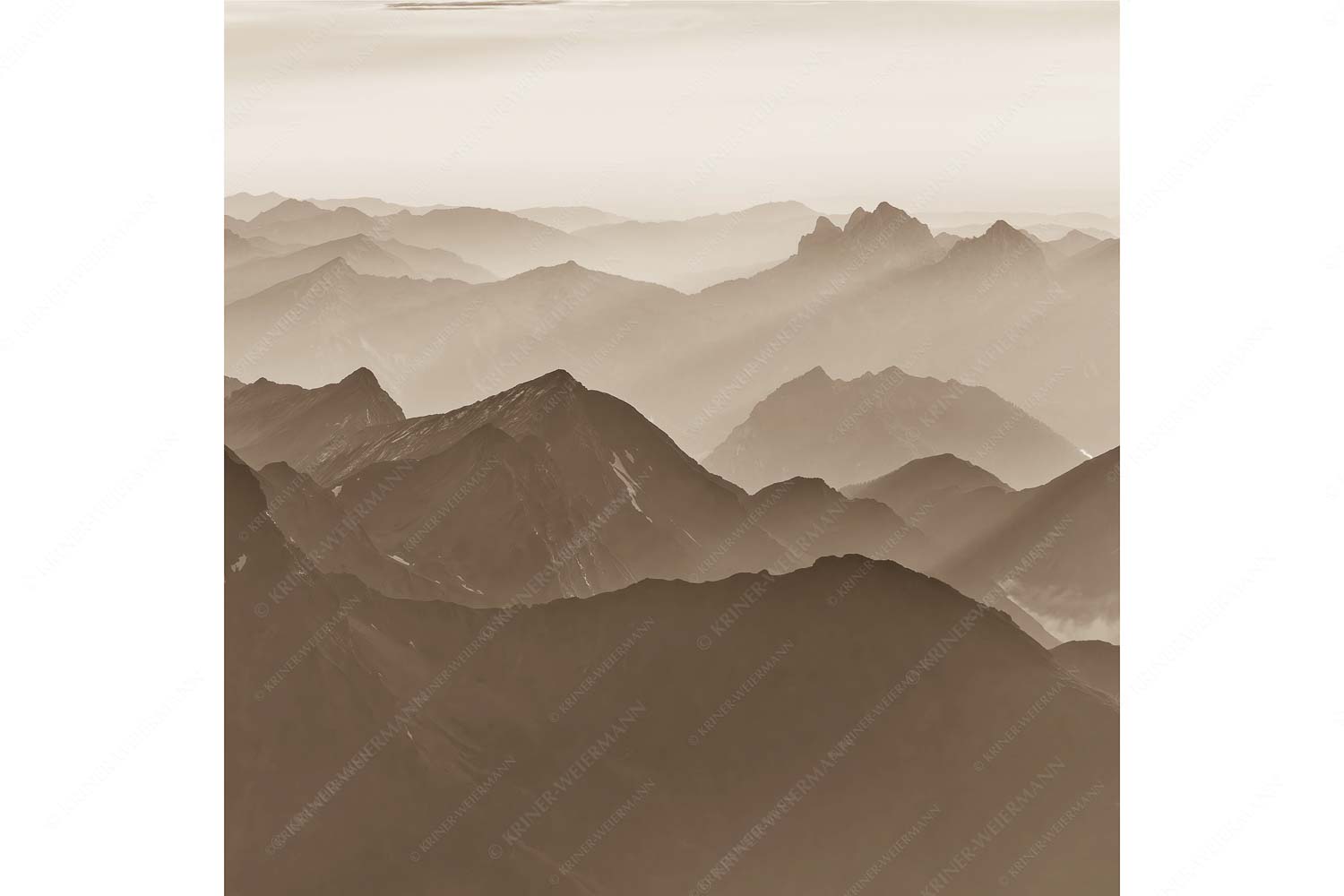 Atemlos II – Seitenverhältnis 1:1 — Zugspitze Sonnenuntergang Mittsommerlicher Sonnenuntergang von der Zugspitze