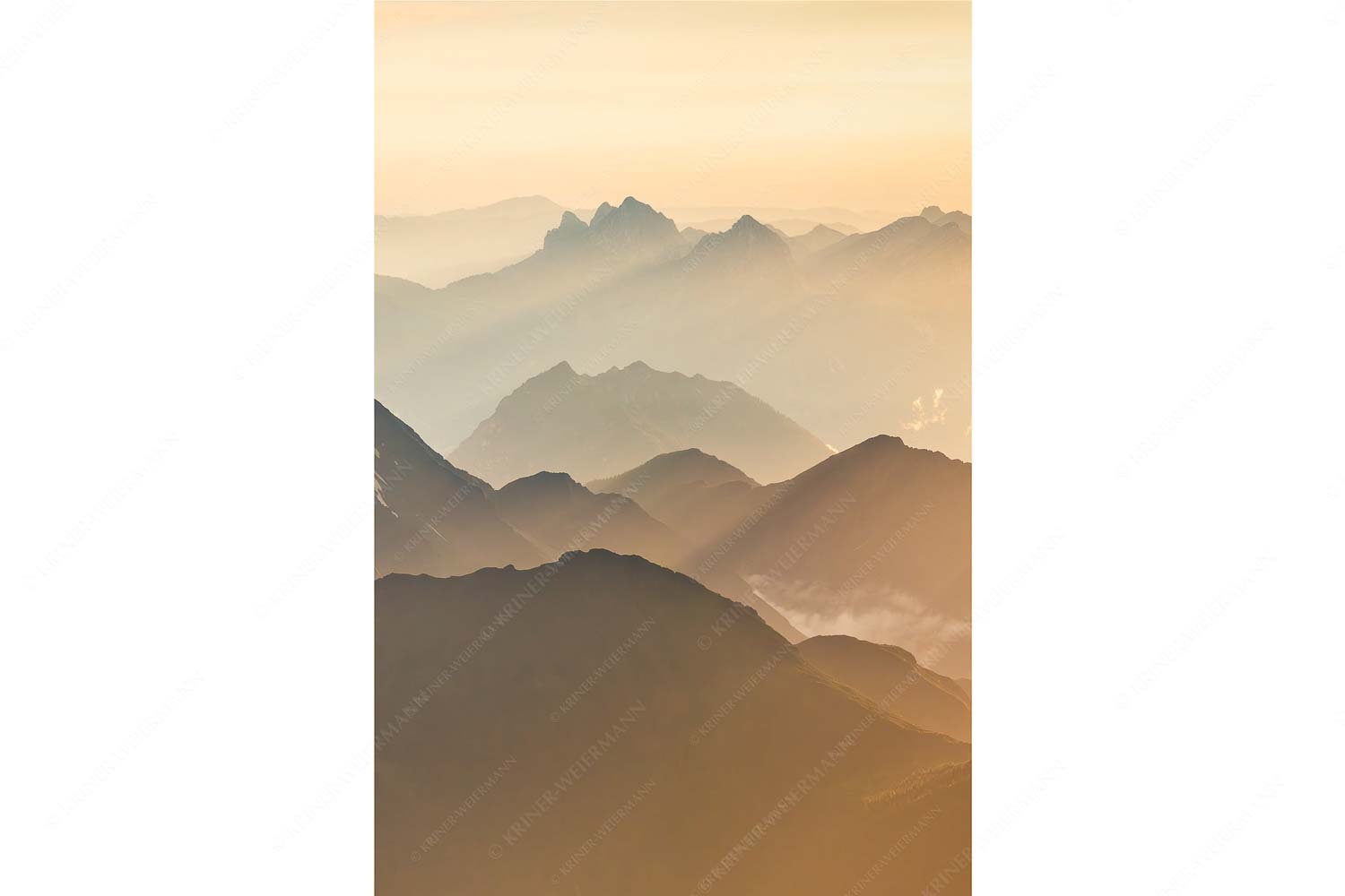 Mittsommerlicher Sonnenuntergang von der Zugspitze