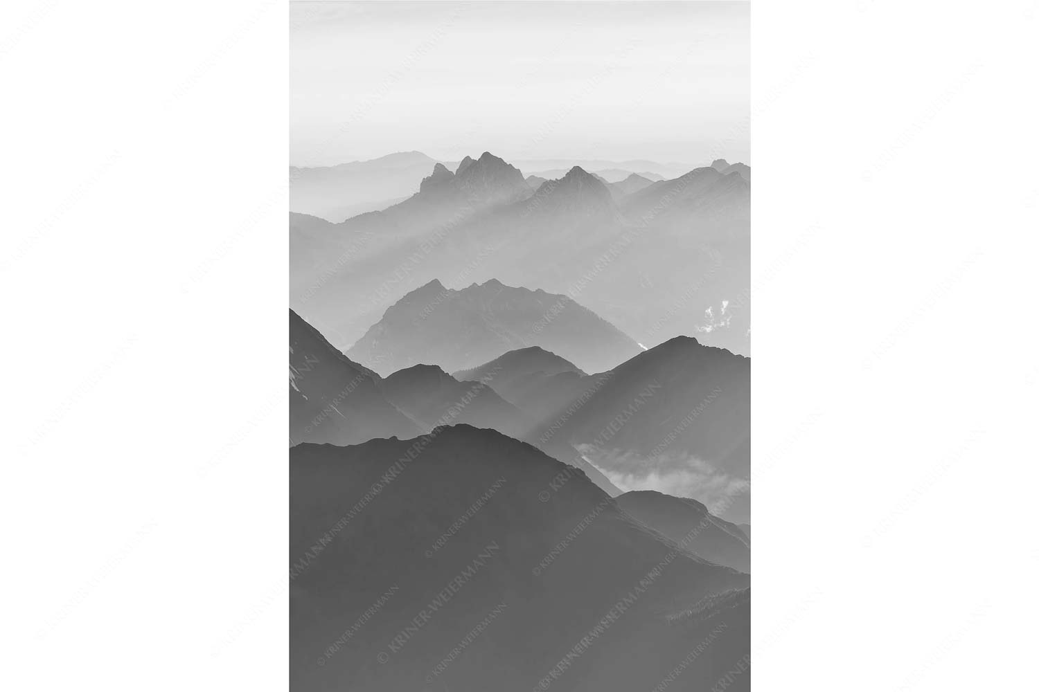 Mittsommerlicher Sonnenuntergang von der Zugspitze