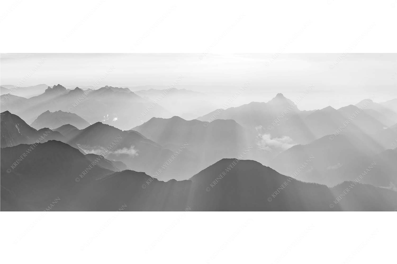 Atemlos – Seitenverhältnis 2,5:1 — Zugspitze Sonnenuntergang Mittsommerlicher Sonnenuntergang von der Zugspitze